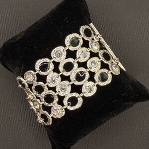 Black Enamel Oval Link CZ Silver Plating Toggle
Bracelet 8"